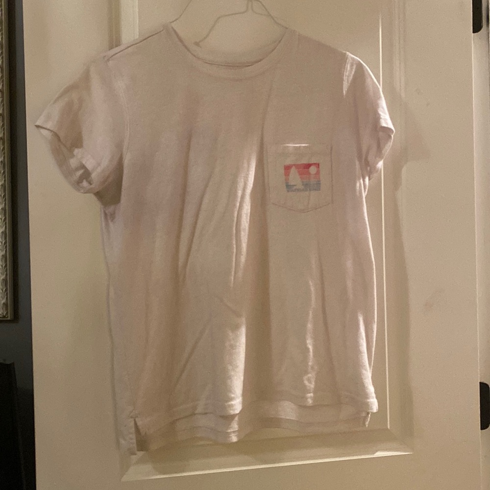 White Vineyard Vines shirt. Pink and blue details.